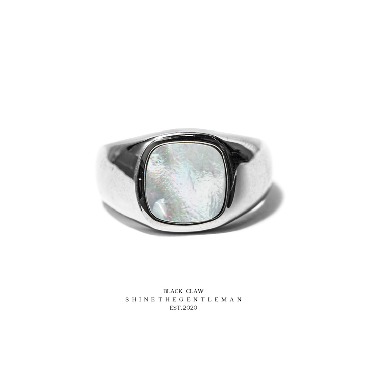 LUX SIGNET RING - MOTHER OF PEARL