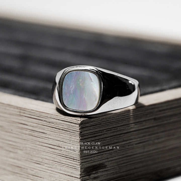 LUX SIGNET RING - MOTHER OF PEARL