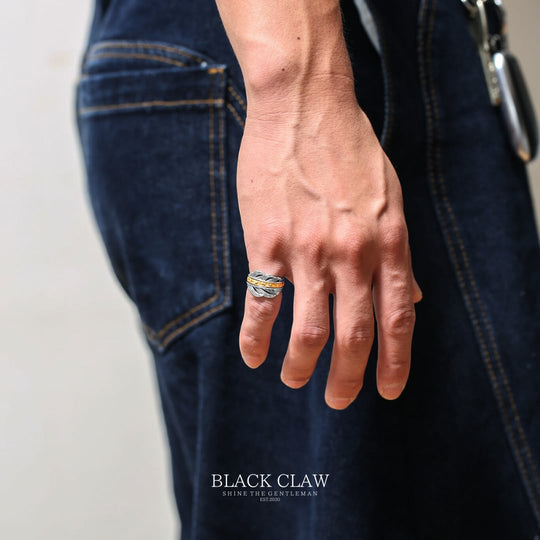 TRINITY FEATHER RING｜揺るがぬ心を重ねる、三層の羽リング