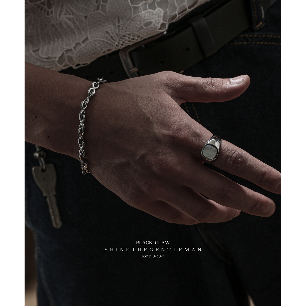 LUX SIGNET RING - MOTHER OF PEARL