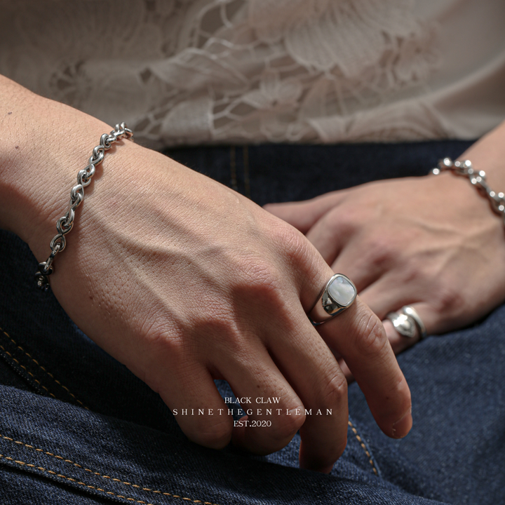 INFINITY LINK BRACELET