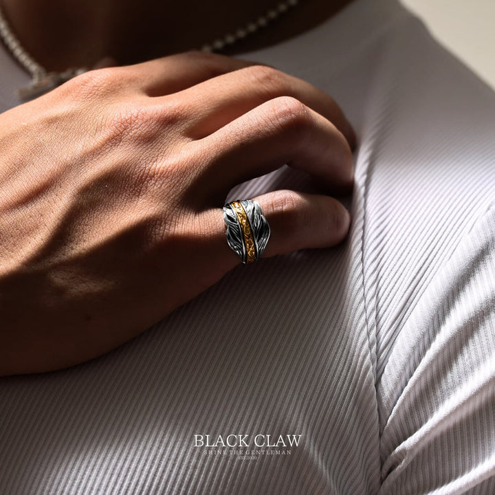 TRINITY FEATHER RING｜揺るがぬ心を重ねる、三層の羽リング