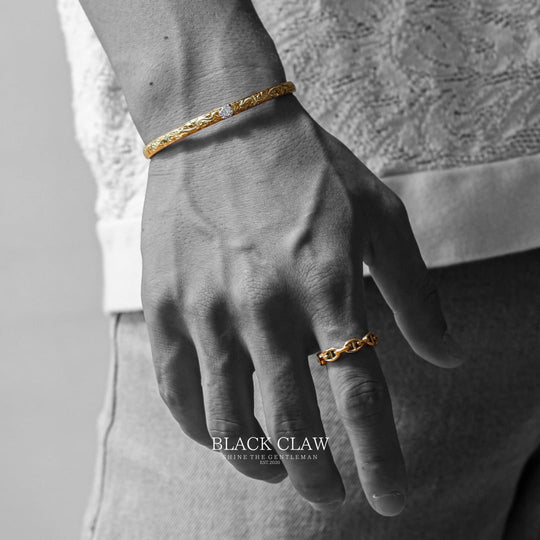 【Plumeria Engraved Zirconia Bangle】