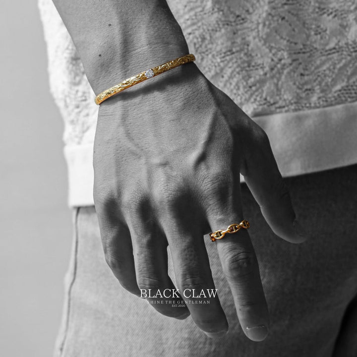 【Plumeria Engraved Zirconia Bangle】