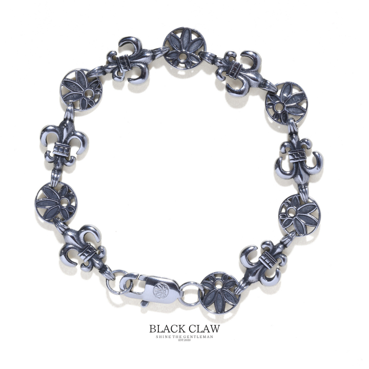 Fleur de Lis Emblem Bracelet 全体像 白背景