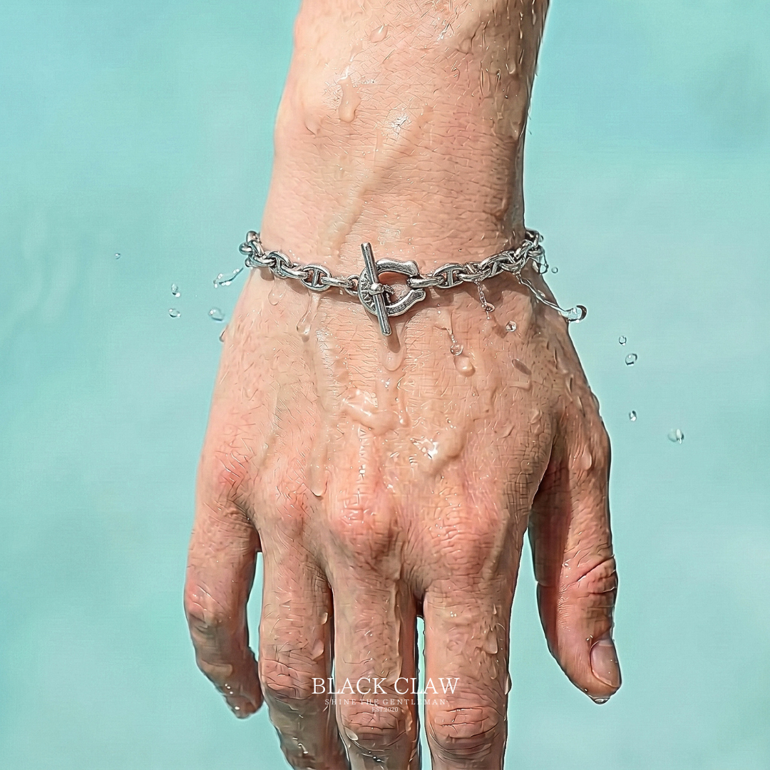 Water splash dynamic shot